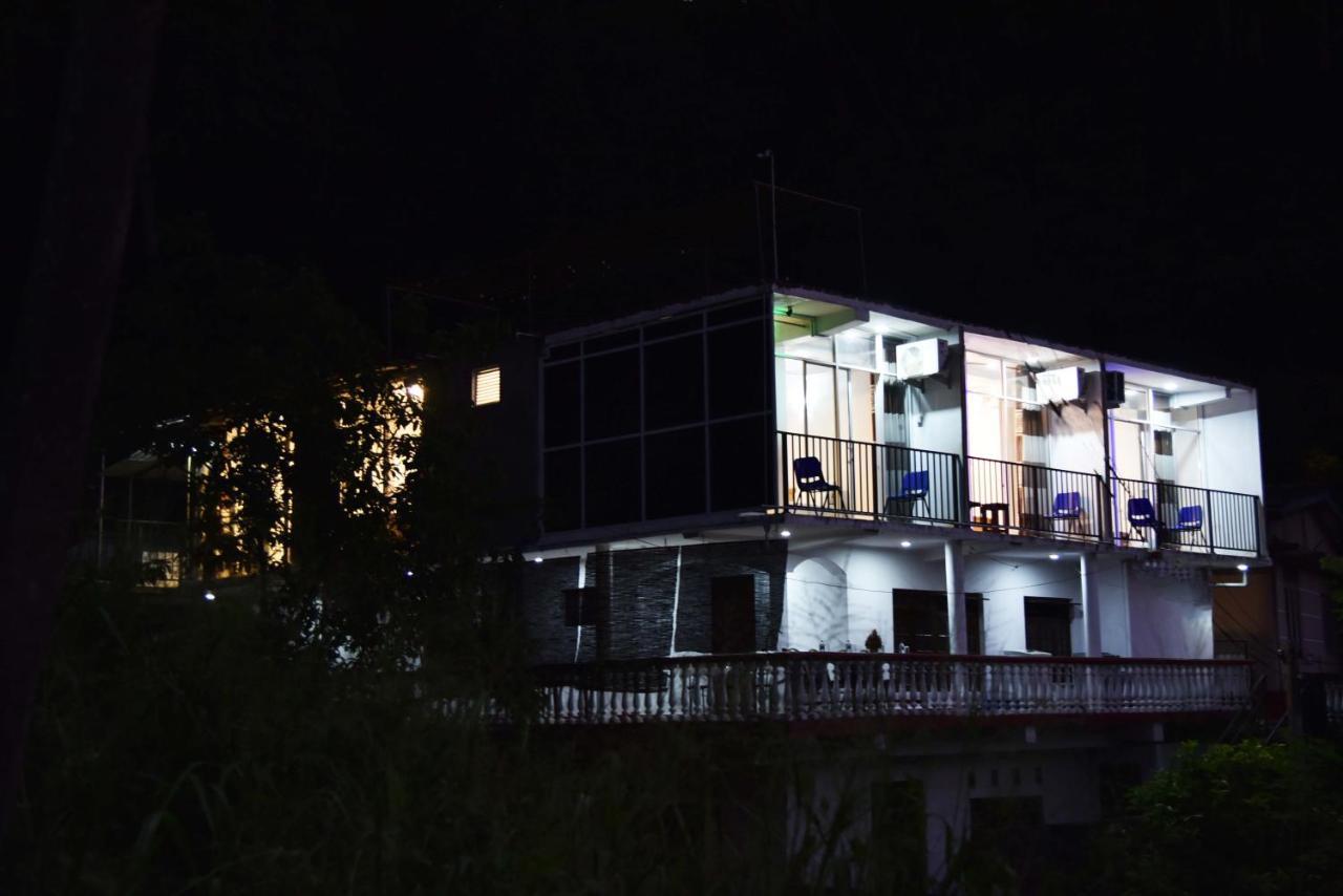 In 611 * Kandy