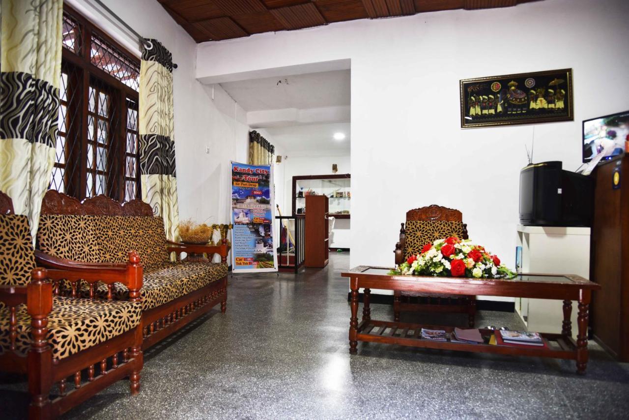 Hostel In 611